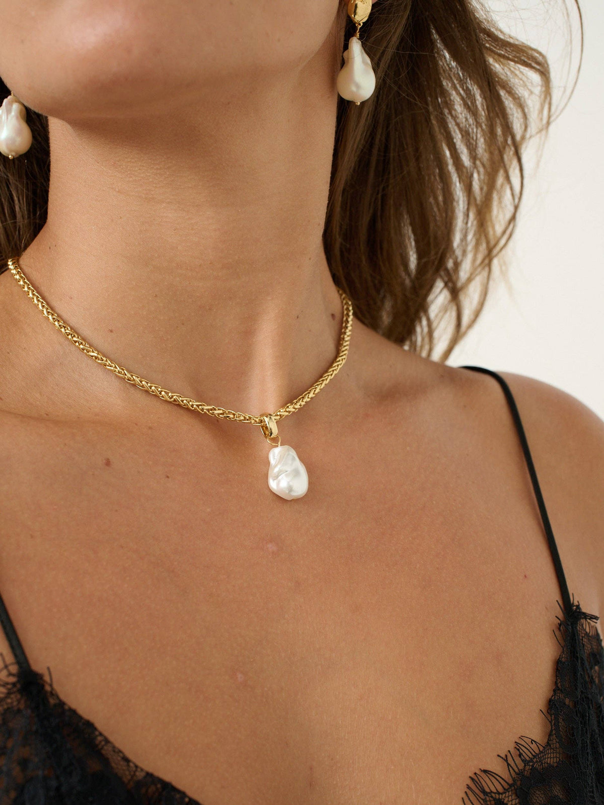 18K gold plated pearl jewellery at Tajoh & GG
Gold plated necklace 